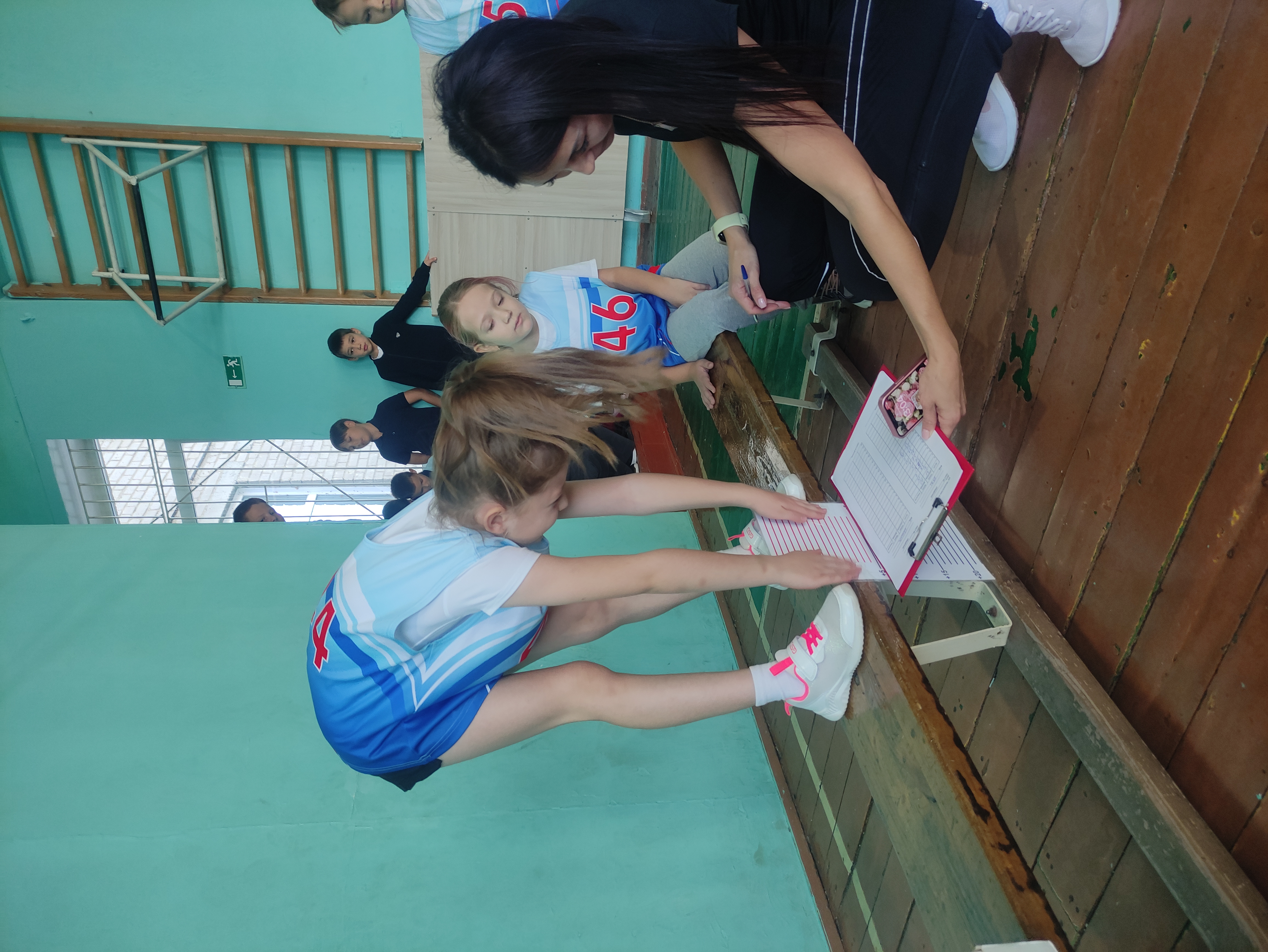 Школьники МОУ "Петровская СОШ" за ГТО фото 2