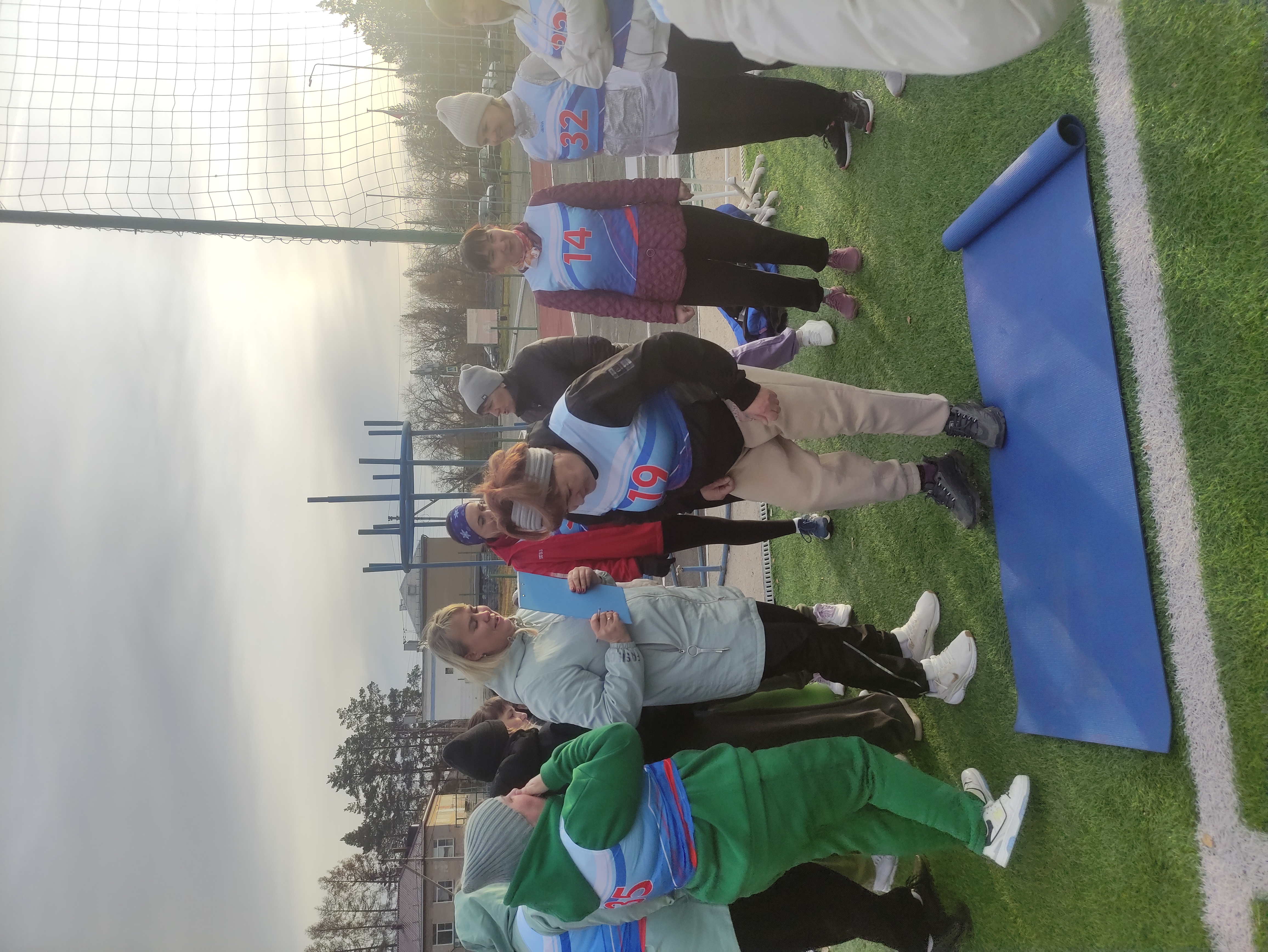 Педагоги МОУ "Миасская СОШ √2 " справились с нормативами ГТО фото 3