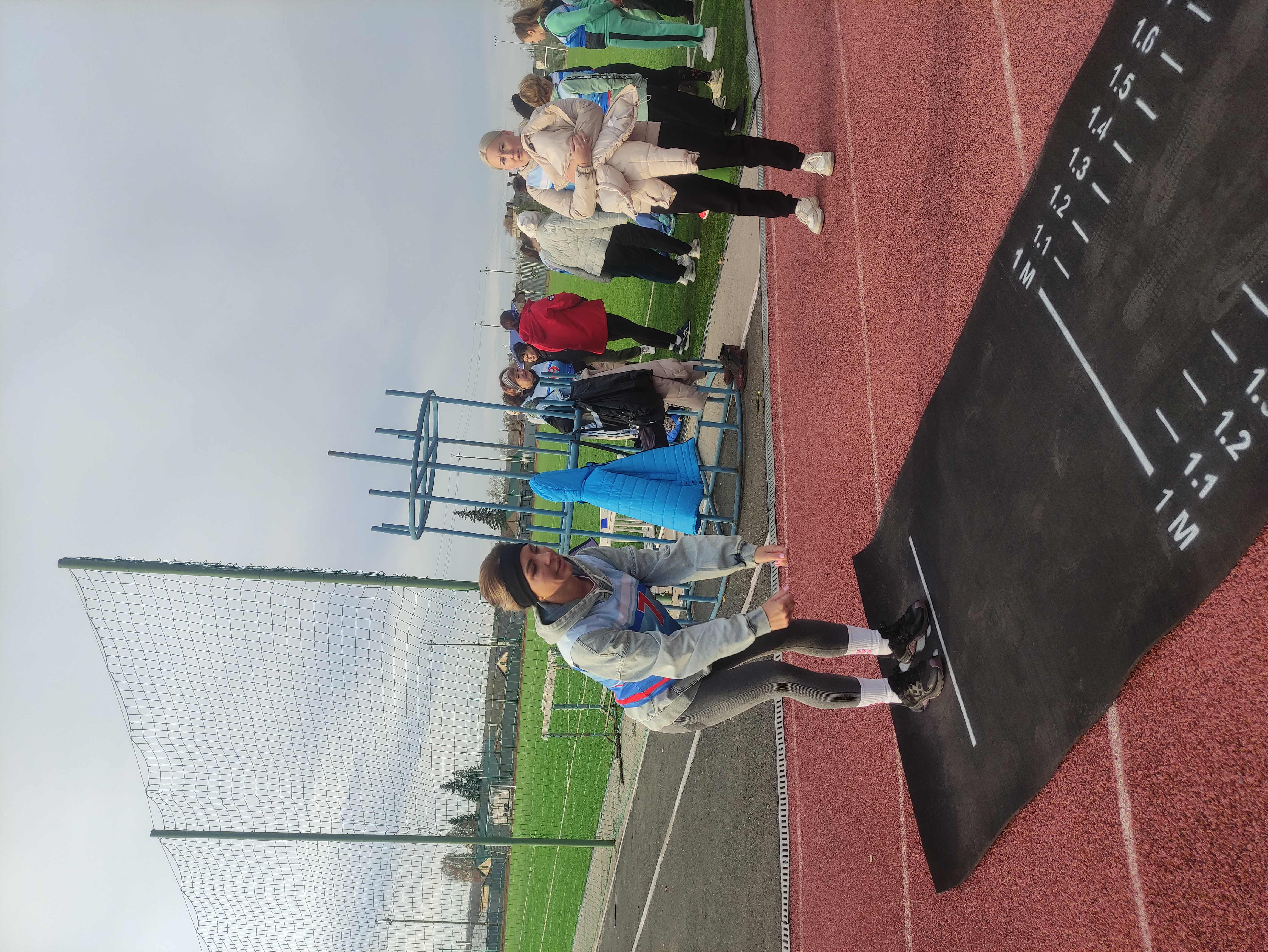 Педагоги МОУ "Миасская СОШ √2 " справились с нормативами ГТО фото 9