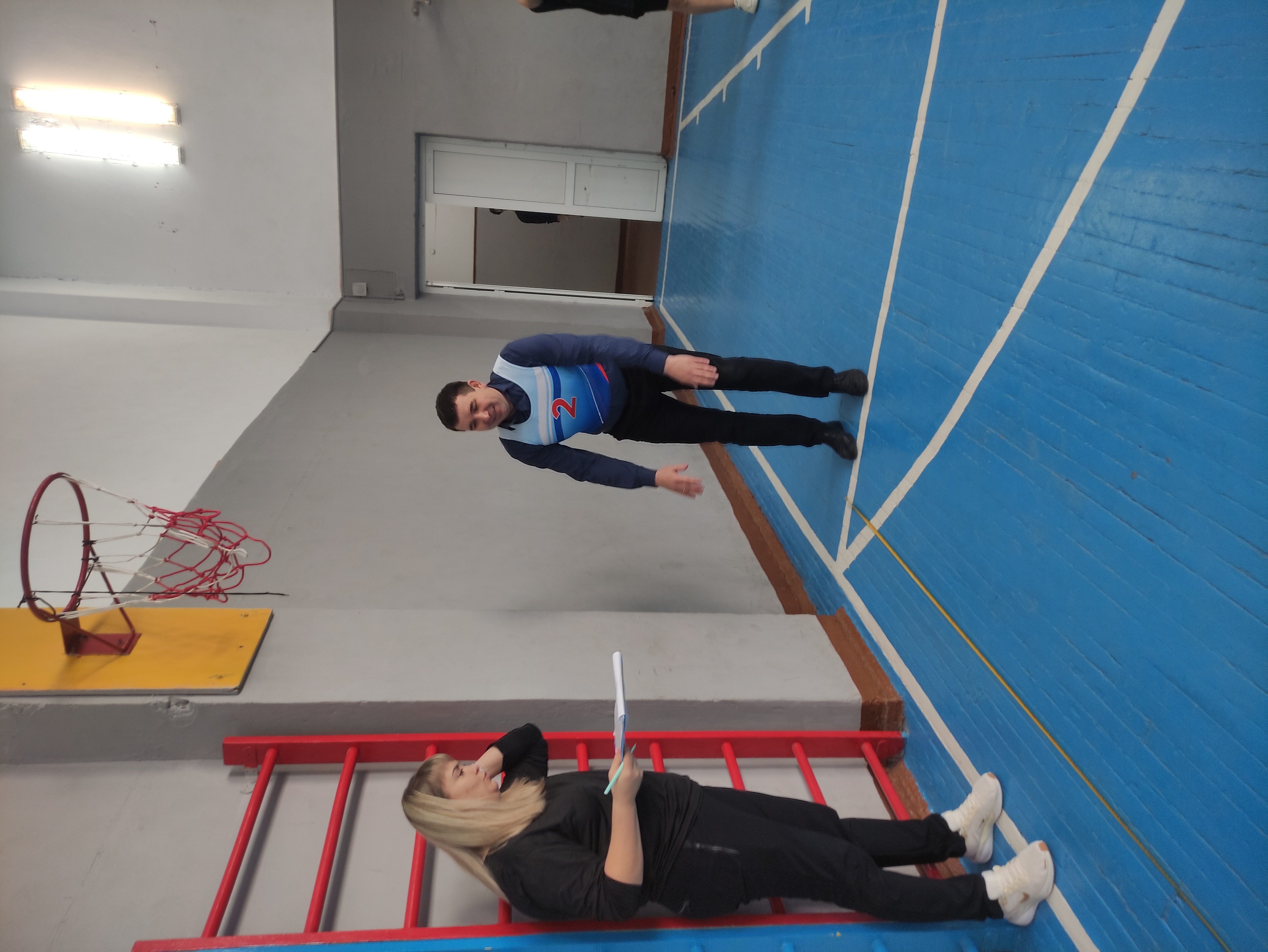 Педагоги МОУ "Бродокалмакская СОШ" выполнили нормы ГТО. фото 1